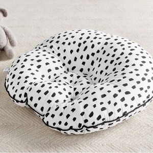 Pottery barn Boppy Pillow in Excellent Condition.